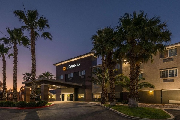 La Quinta Inn & Suites by Wyndham Las Vegas Nellis Main image